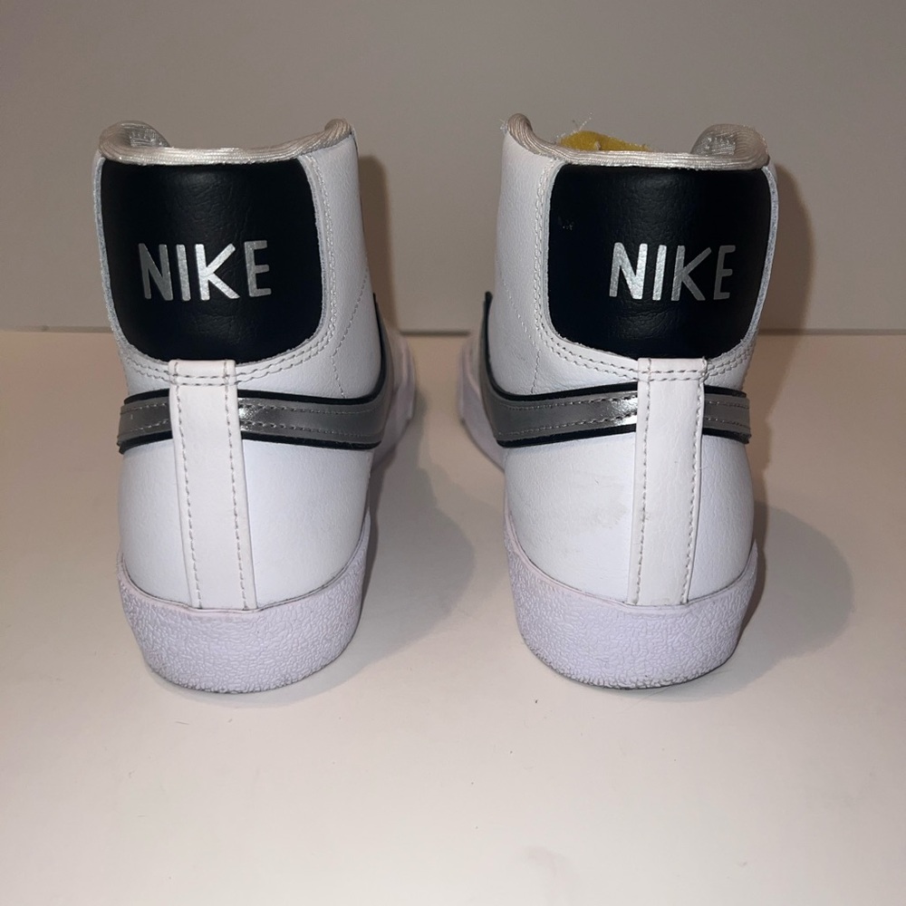 Nike Blazer Silver logo Sneakers